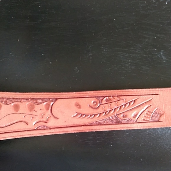 Vintage hand-tooled leather belt sz.30/sm. main image 6